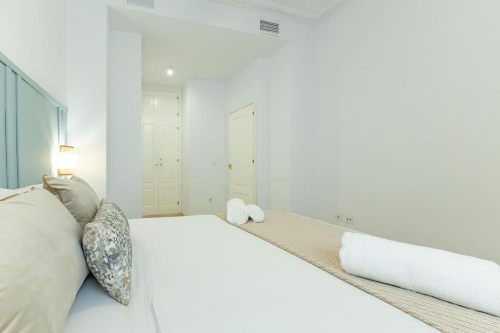 Imperial Central Suite By Valcambre Siviglia Esterno foto