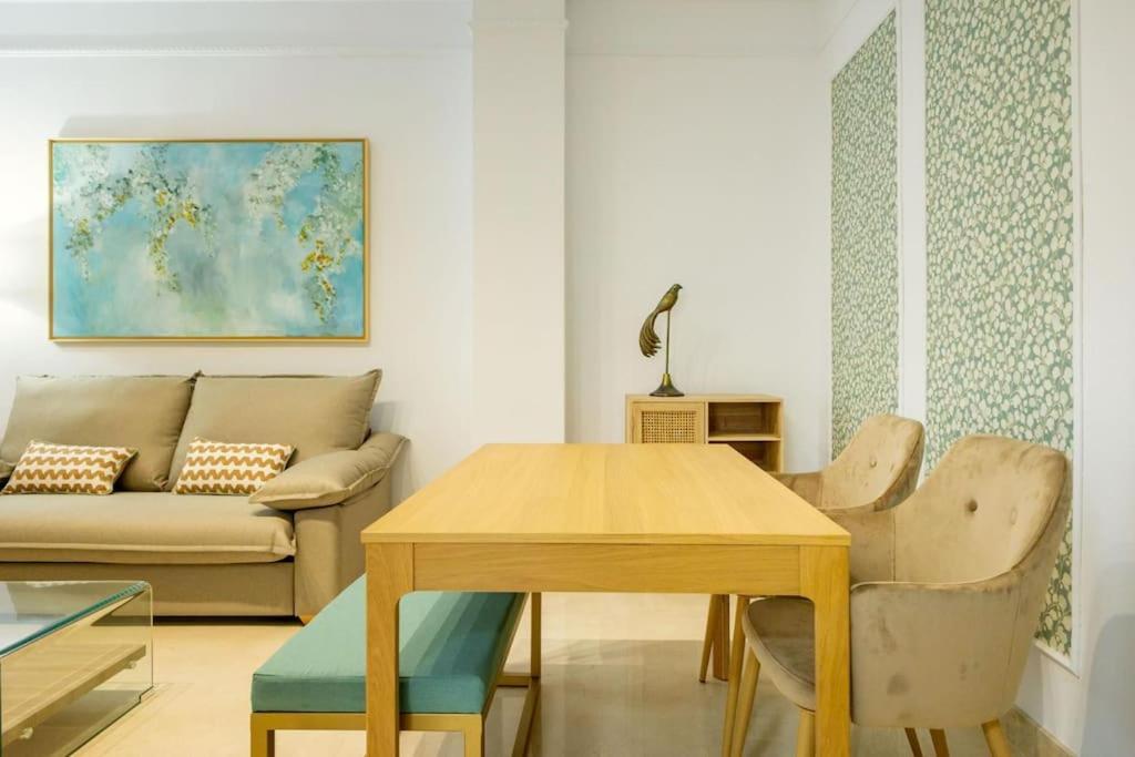 Imperial Central Suite By Valcambre Siviglia Esterno foto