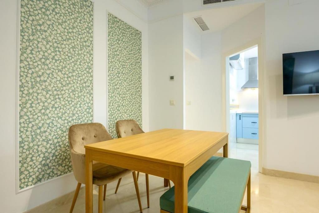 Imperial Central Suite By Valcambre Siviglia Esterno foto